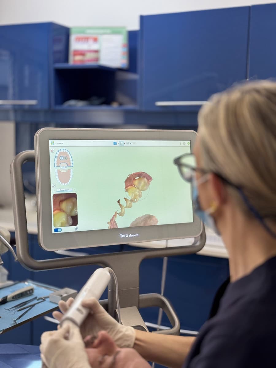 Trabajando en la clínica